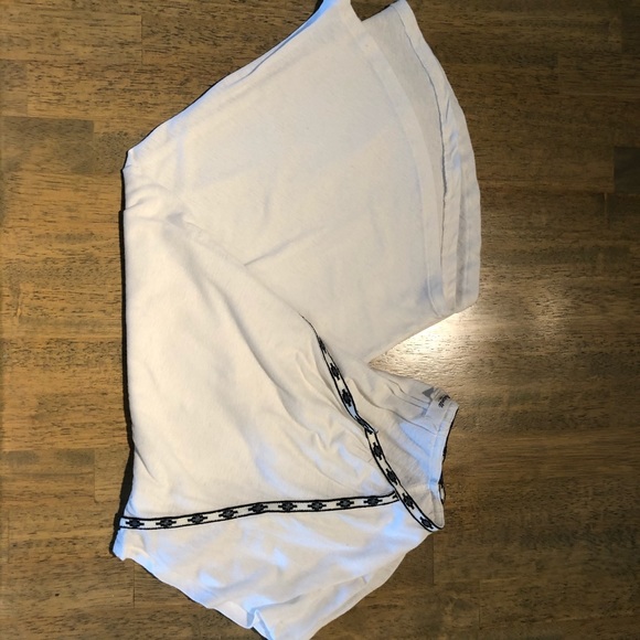 Madewell Top with Accent Border - Picture 6 of 6